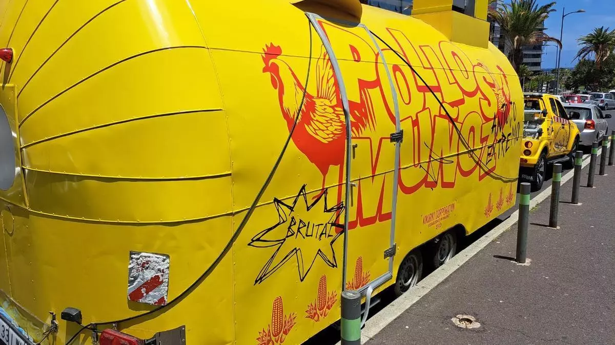 El 'food truck' de Dabiz Muñoz, sancionado por la Policía de Tenerife y retirado al depósito por carecer de seguro