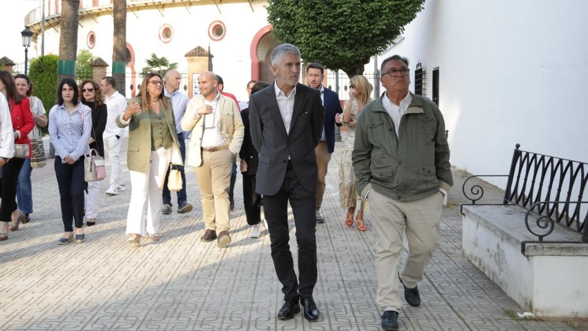 Ramírez junto a Grande-Marlaska en la visita del Ministro del Interior a Almendralejo