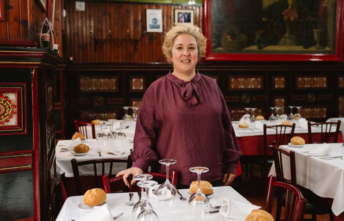 Mara Verdasco, en el salón del restaurante La Bola, en la calle del mismo nombre del centro de Madrid.