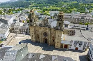 La catedral menos conocida del norte guarda los restos de un santo y está en este pequeño pueblo gallego