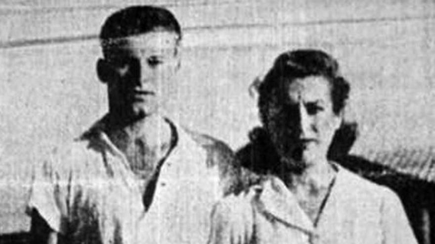 Ernesto Hafner posa con Trini Gross, campeones de Málaga de dobles mixtos en 1939.