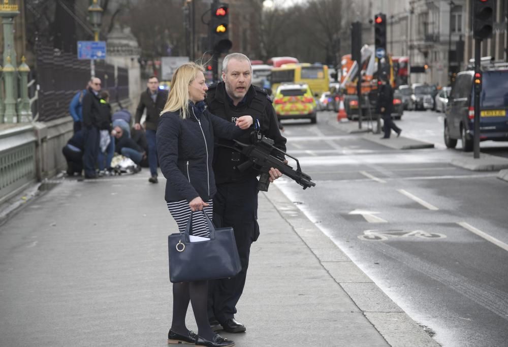 Atentado terrorista en las inmediaciones del Parlamento británico.