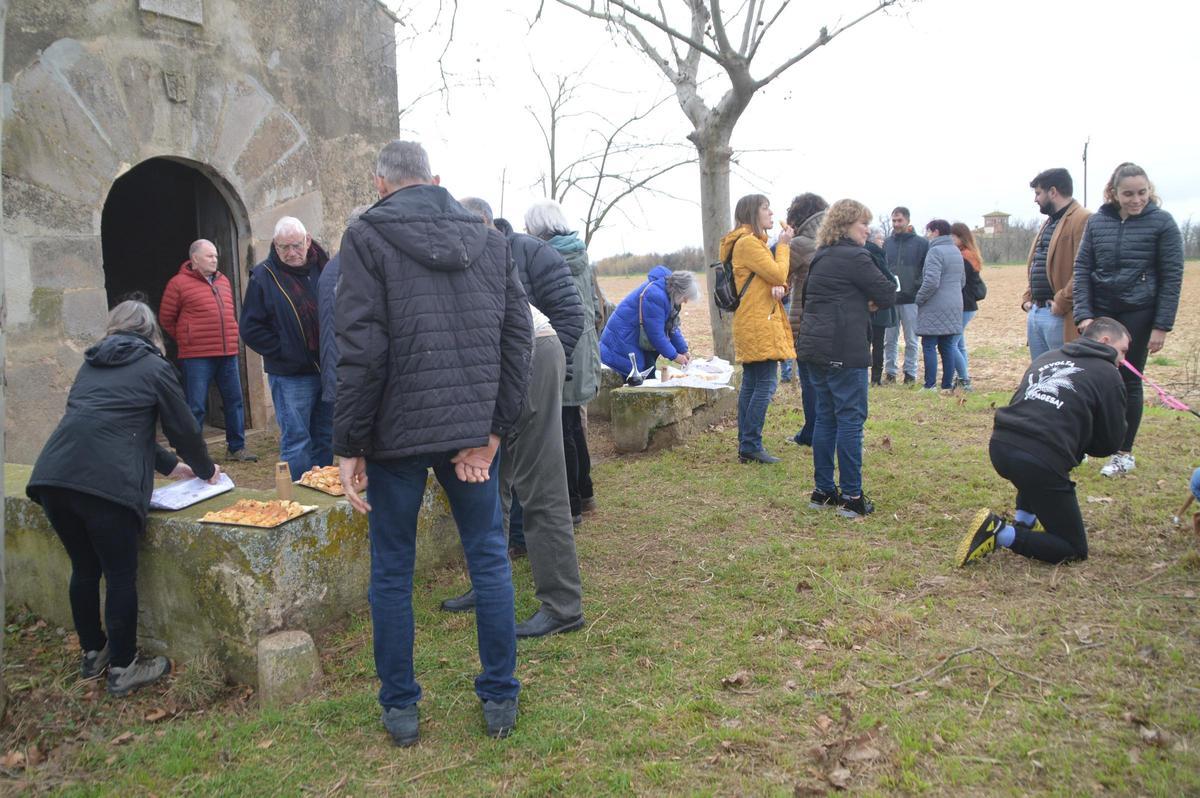 Els pagesos de Castelló celebren la Festa de Sant Antoni dels Cortals amb la mosca darrere l'orella