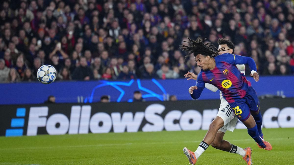 Koundé ha marcat dos gols de cap en tres minuts