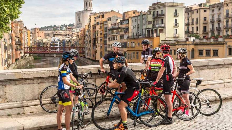 Girona vol que el sector turístic de la bicicleta parli en català