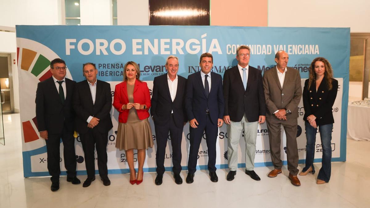 Toni Cabot, Juan Ramón Gil, Nuria Montes, José Luis Valencia, Carlos Mazón, Vicente Martínez Mus, Enrique Simarro y Silvia Tomás