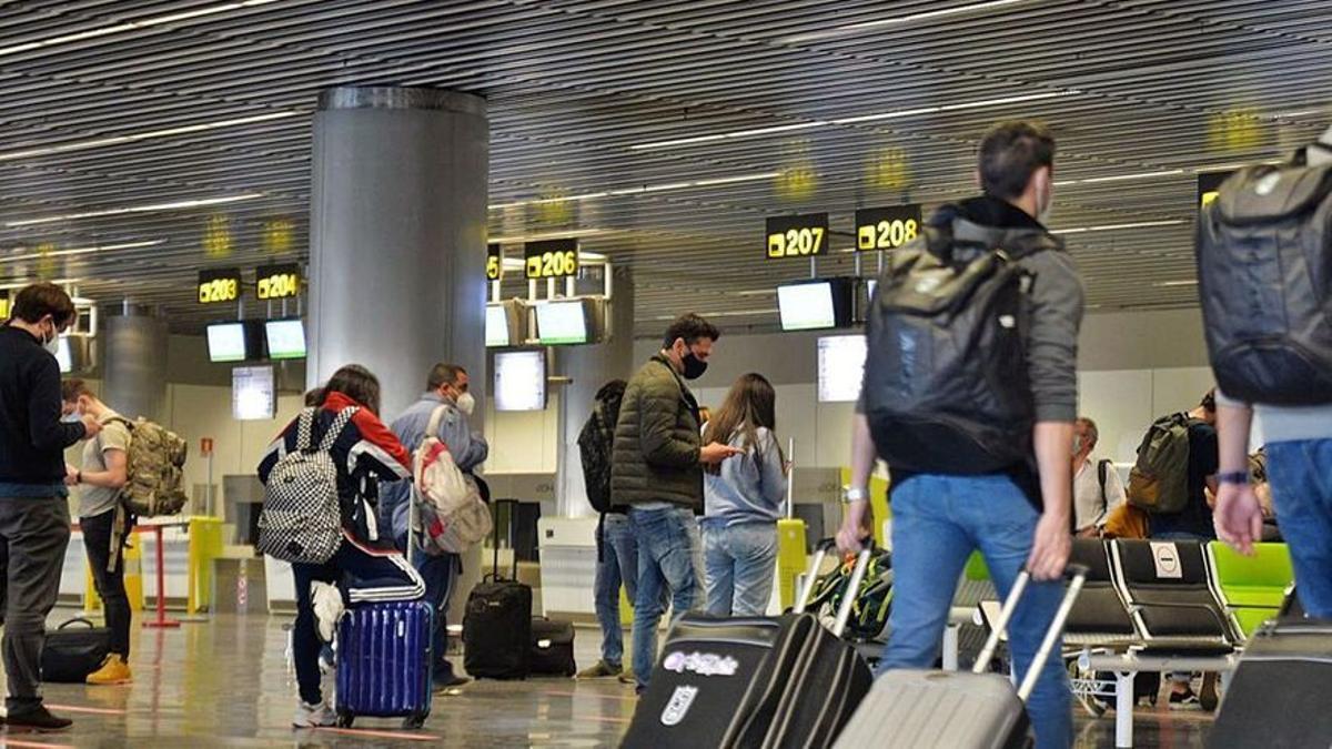 PCR o test de antígenos negativos para viajar entre islas esta Semana Santa en Canarias