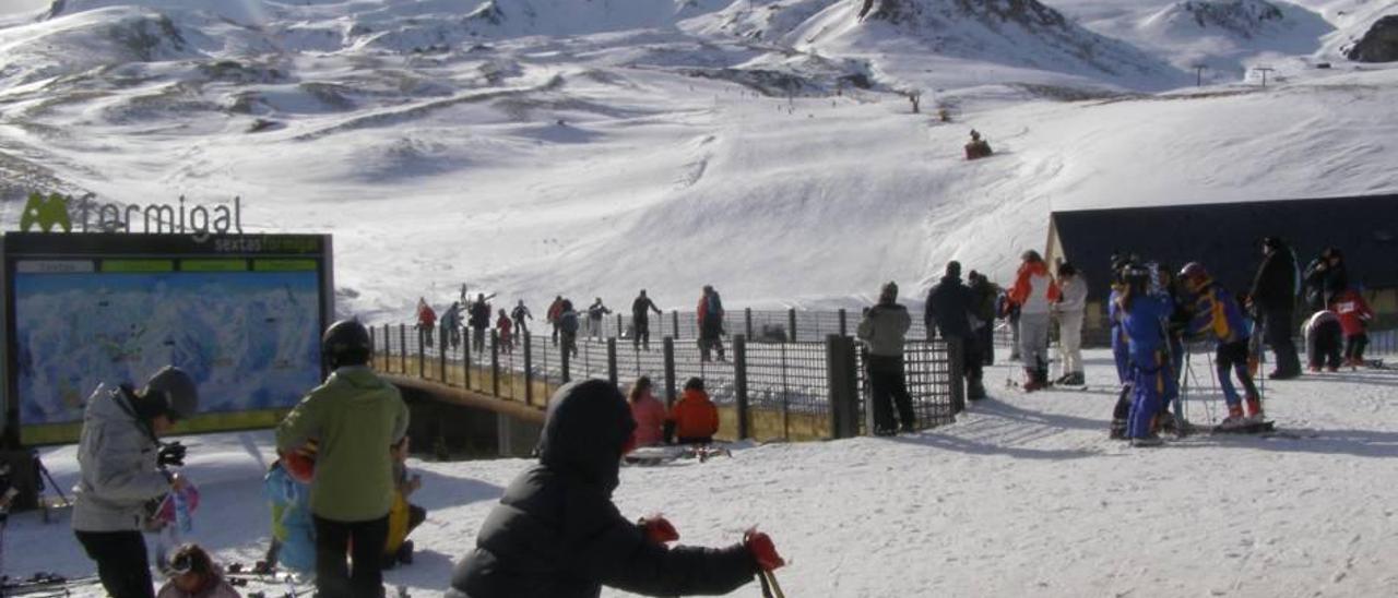 Destinos de nieve y ciudades europeas están entre los preferidos de los isleños.