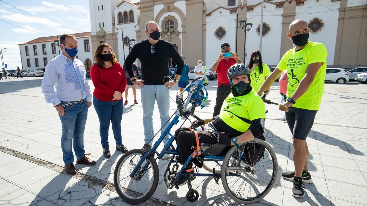 Dos deportistas tinerfeños peregrinan del Cristo a Candelaria en un reto por el deporte inclusivo