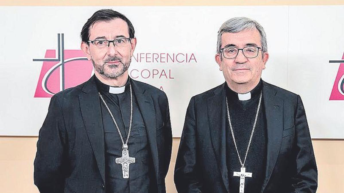 José Cobo, arzobispo de Madrid, a la izquierda, junto al nuevo presidente de la Conferencia Episcopal Española (CEE), Luis Argüello.