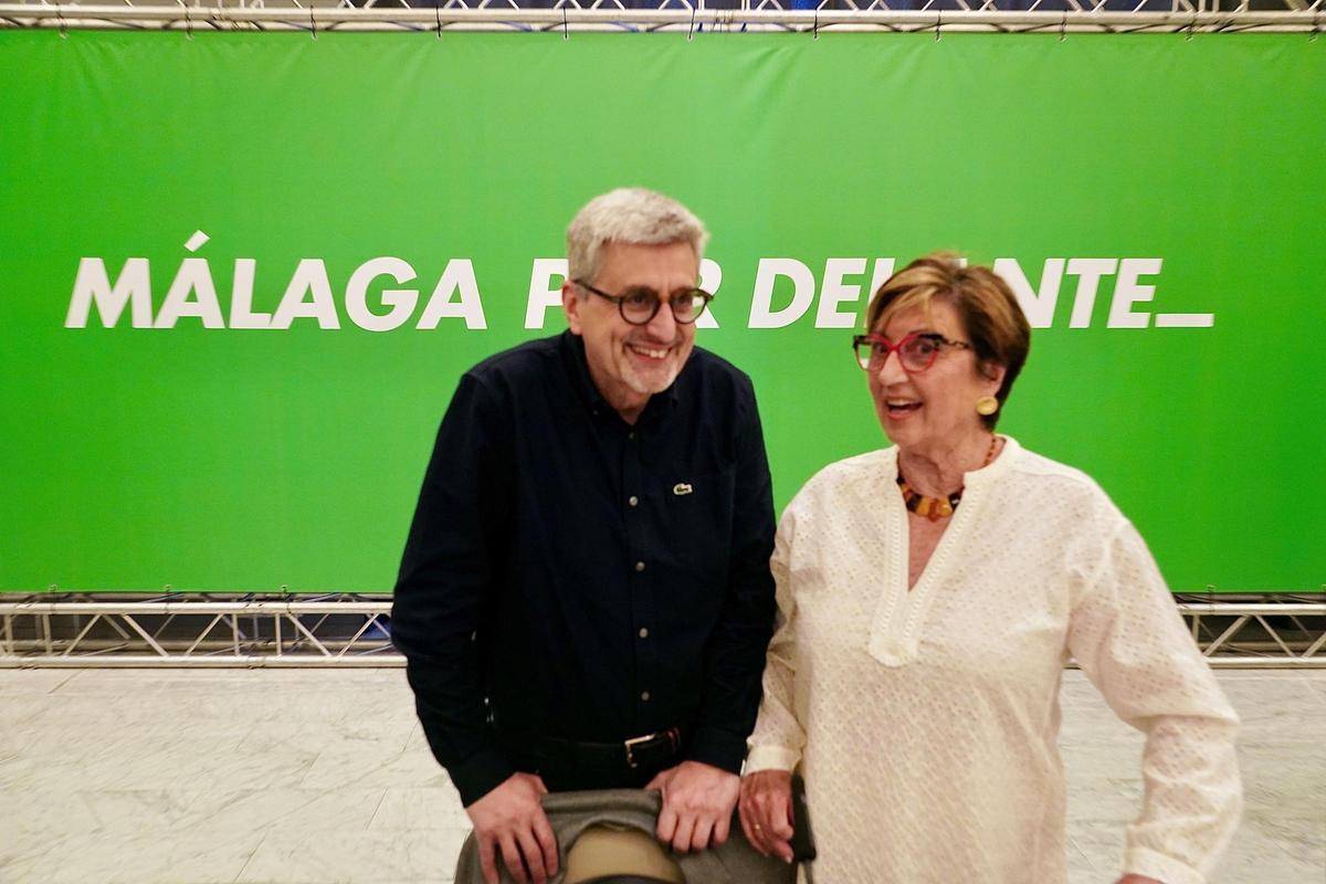 Josele Aguilar y Marisa Bustinduy, en la primera reunión de la nueva Comisión Ejecutiva Provincial socialista.