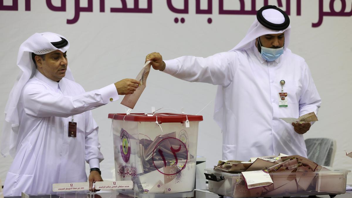 Qataris vote in the Gulf Arab state’s first legislative elections for two-thirds of the advisory Shura Council Qataris vote in the Gulf Arab state’s first legislative elections for two-thirds of the advisory Shura Council