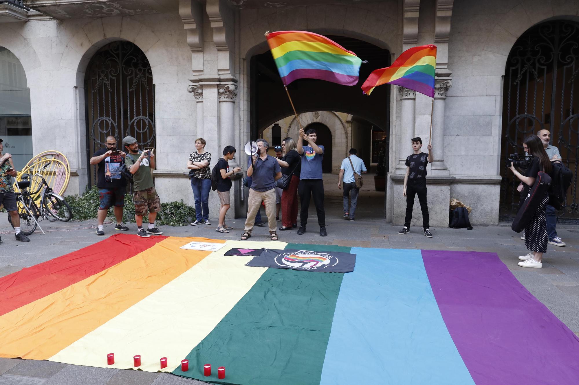 Concentració a Girona pel Dia contra l'LGTBI-fòbia