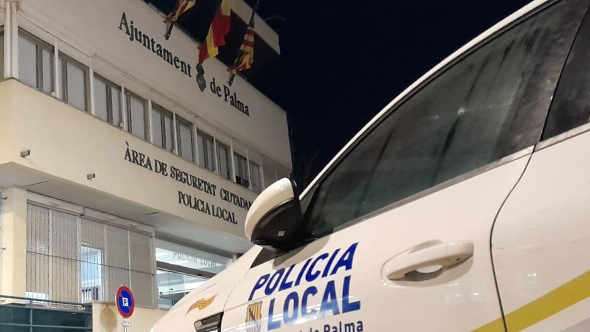 Un coche patrulla de la Policía Local de Palma