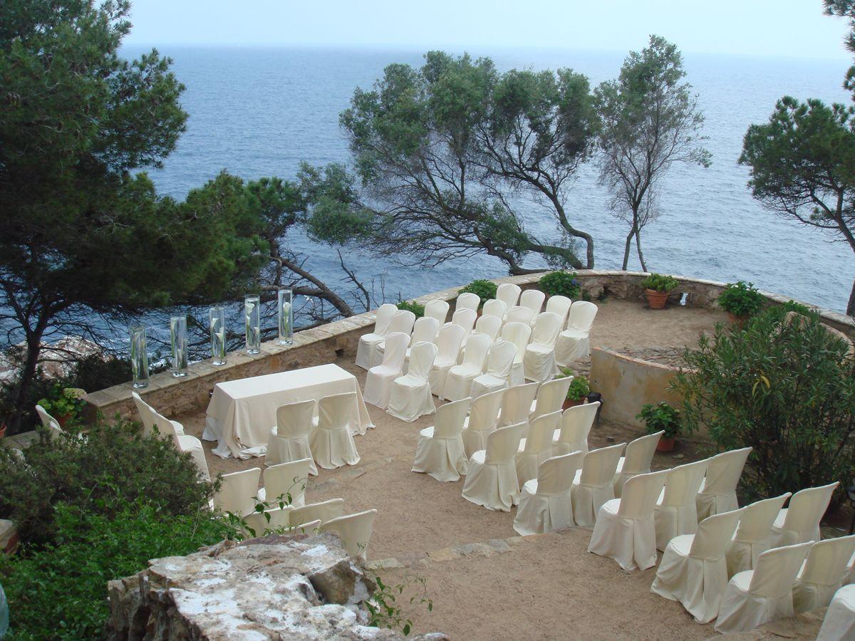 Bodas al aire libre: un altar junto al mar
