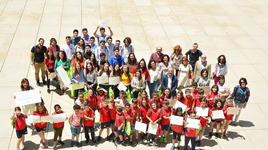 Alumnos premiados en la Escuela de Industriales de la UPCT.