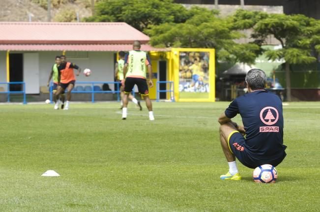 ENTRENAMIENTO DE LA UD LAS PALMAS Y ENTREVISTGA ...