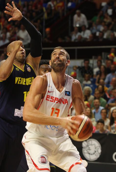 La selección vence a Venezuela en su último amistoso en España a nueve días del Eurobásket, con Pau y Marc campando a sus anchas y liderando al equipo de Scariolo en Málaga: 90-62