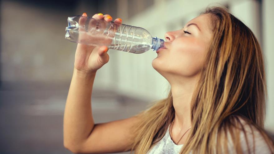 Cuántas veces se puede reutilizar una botella de plástico sin que sea  tóxica?