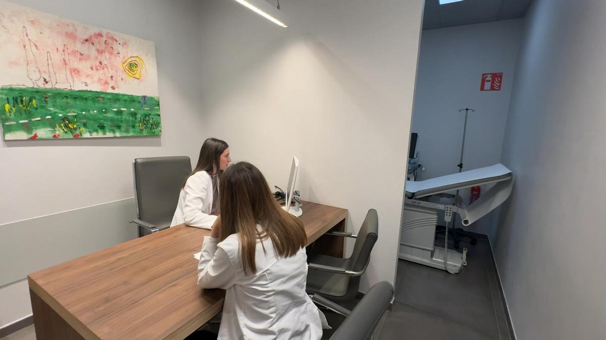 L'equip mèdic i el d’atenció al pacient estan coordinats per anar detectar i cobrir les necessitats de la parella