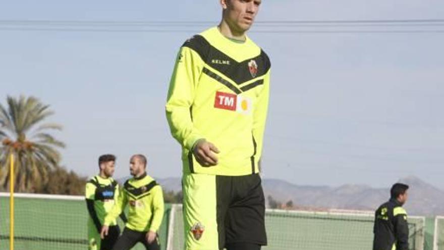 Manuel Sánchez, durante un entrenamiento en el campo anexo.