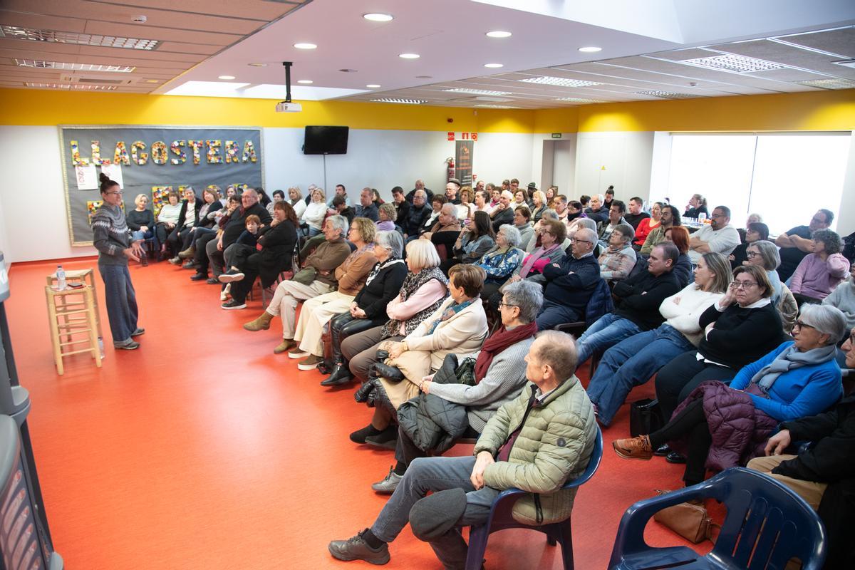 Maria Nicolau en el vermut tertúlia "Cuina i filosofia de la caça", celebrat al Centre Cultural Can Roig per inaugurar les jornades.