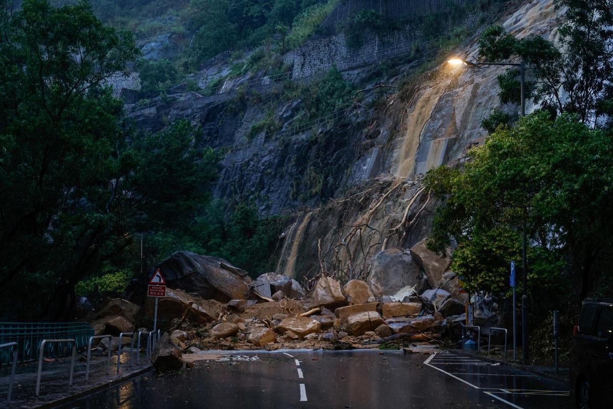 Hong Kong, gravemente inundado en el mayor temporal en 140 años