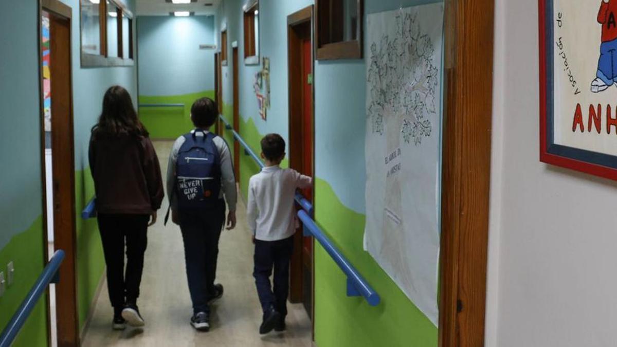 Tres niños con TDAH, en las instalaciones de ANHIDA