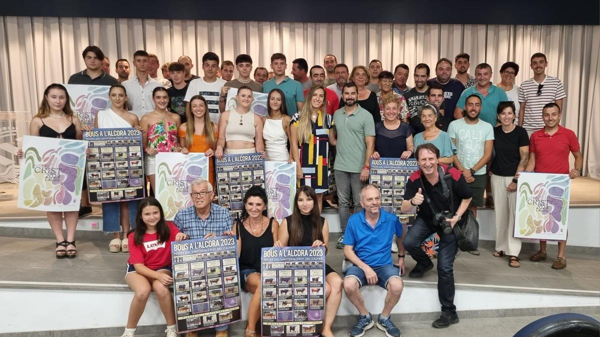 Foto de familia de la presentación del cartel taurino de l'Alcora.