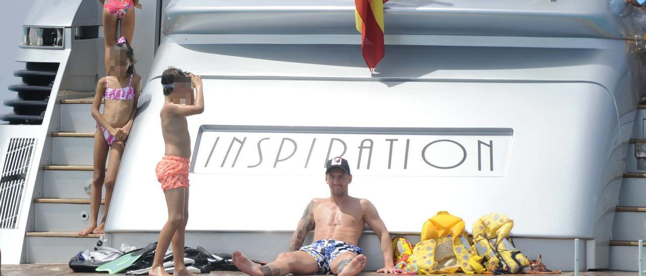 Leo Messi durante sus vacaciones en Ibiza.