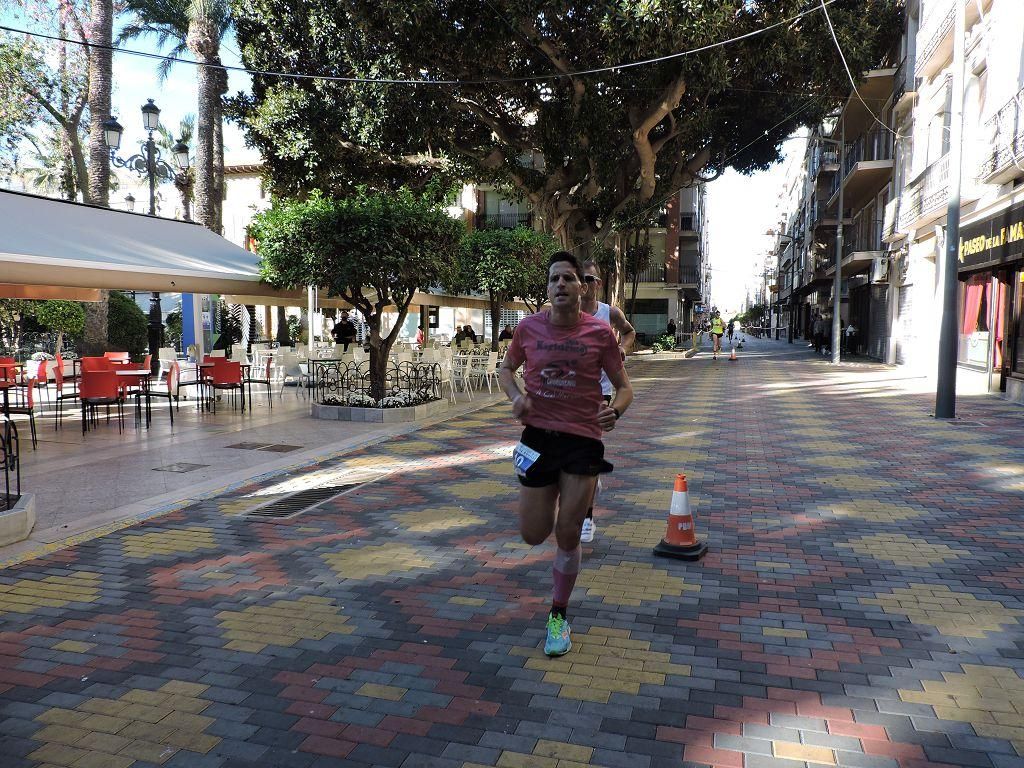 Estos todas las imágenes de la Media Maratón de Águilas