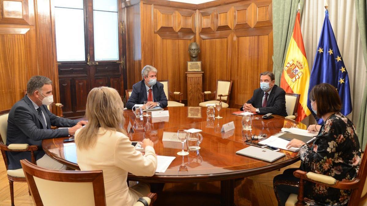 AEMO traslada su preocupación por la crisis de precios al ministro Planas