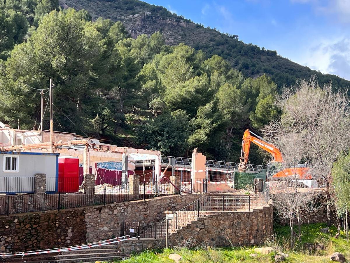 La primera semana de febrero se inició la demolición del antiguo restaurante de Sant Josep.