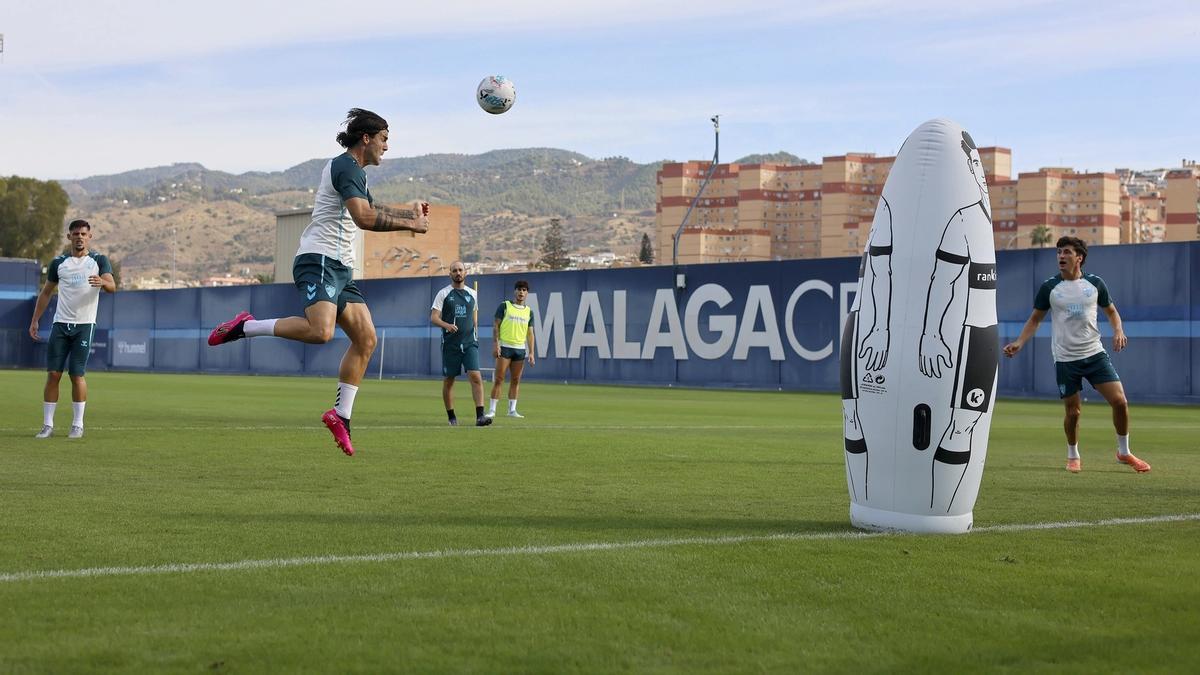 Entrenamiento de este lunes en el anexo de La Rosaleda.