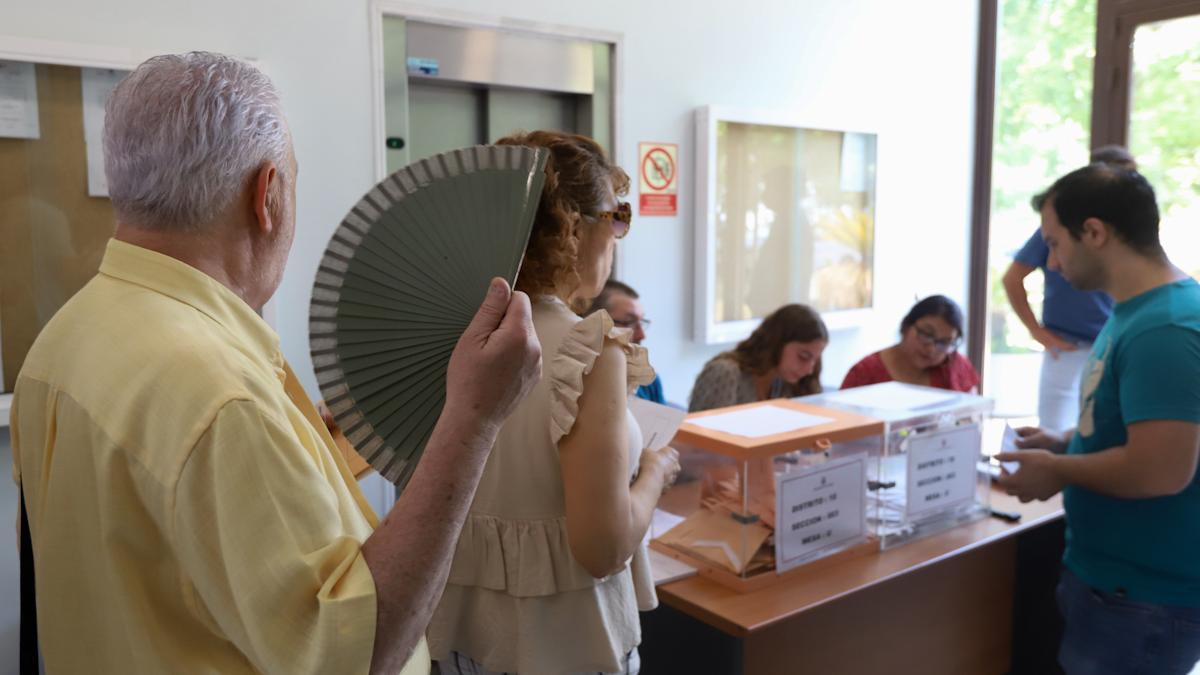 Votación en un colegio electoral de Córdoba capital el pasado domingo.