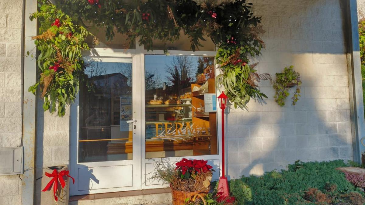 Vista exterior de la decoración de Panadería Ferma.