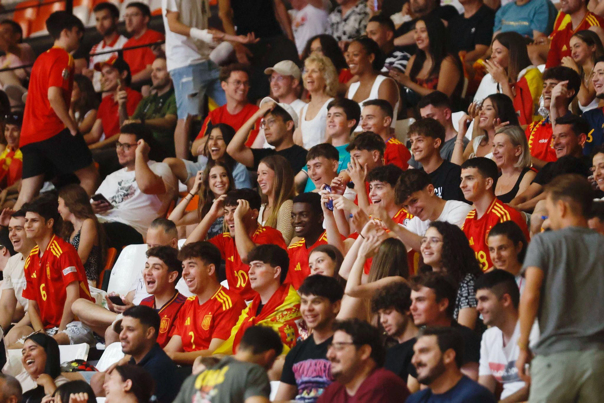La Fonteta acoge con pantallas gigantes la semifinal de España en la Eurocopa