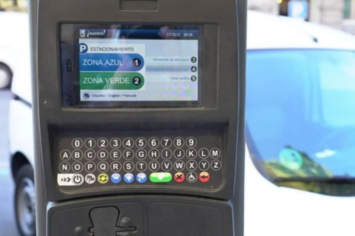 El Ayuntamiento de Madrid ha aprobado una modificación de la normativa del Servicio de Estacionamiento Regulado (SER) que amplía la aplicación de las zonas verde y azul a los días festivos