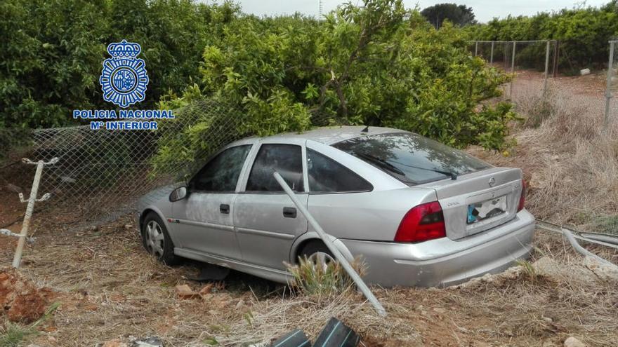 Detenidos un hombre y una menor tras robar tres coches e intentar embestir en su huída a los agentes