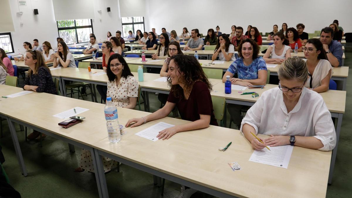 Aspirantes durante una oposición de enfermería.
