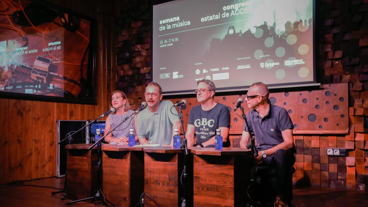 Sara Fernández, Javier Benito, Isaac Vivero y Pedro Olloqui, este viernes en la presentación de la programación del congreso estatal de ACCES en el Rock&amp;Blues.