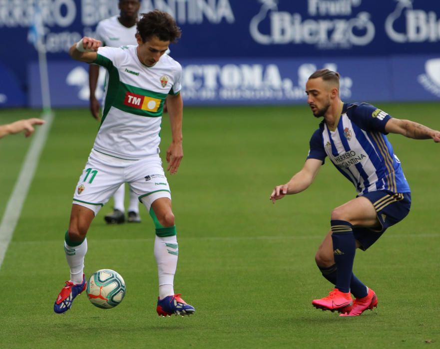 Instantes del encuentro entre la Pionferradina y el Elche.