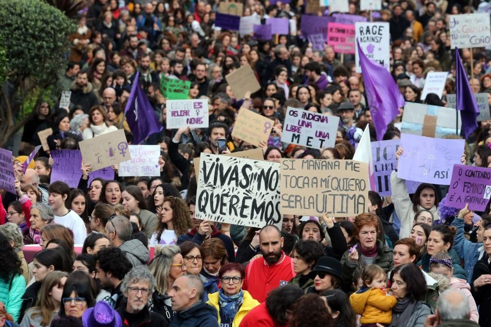 Decenas de miles de viguesas y vigueses vuelven a manifestarse este 8M para reclamar cambios en el sistema.