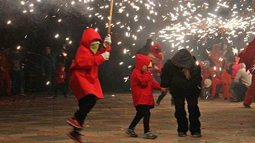 Participants al correfoc infantil de l&#039;any passat. Es farà el dissabte 25 de gener a les 6 de la tarda