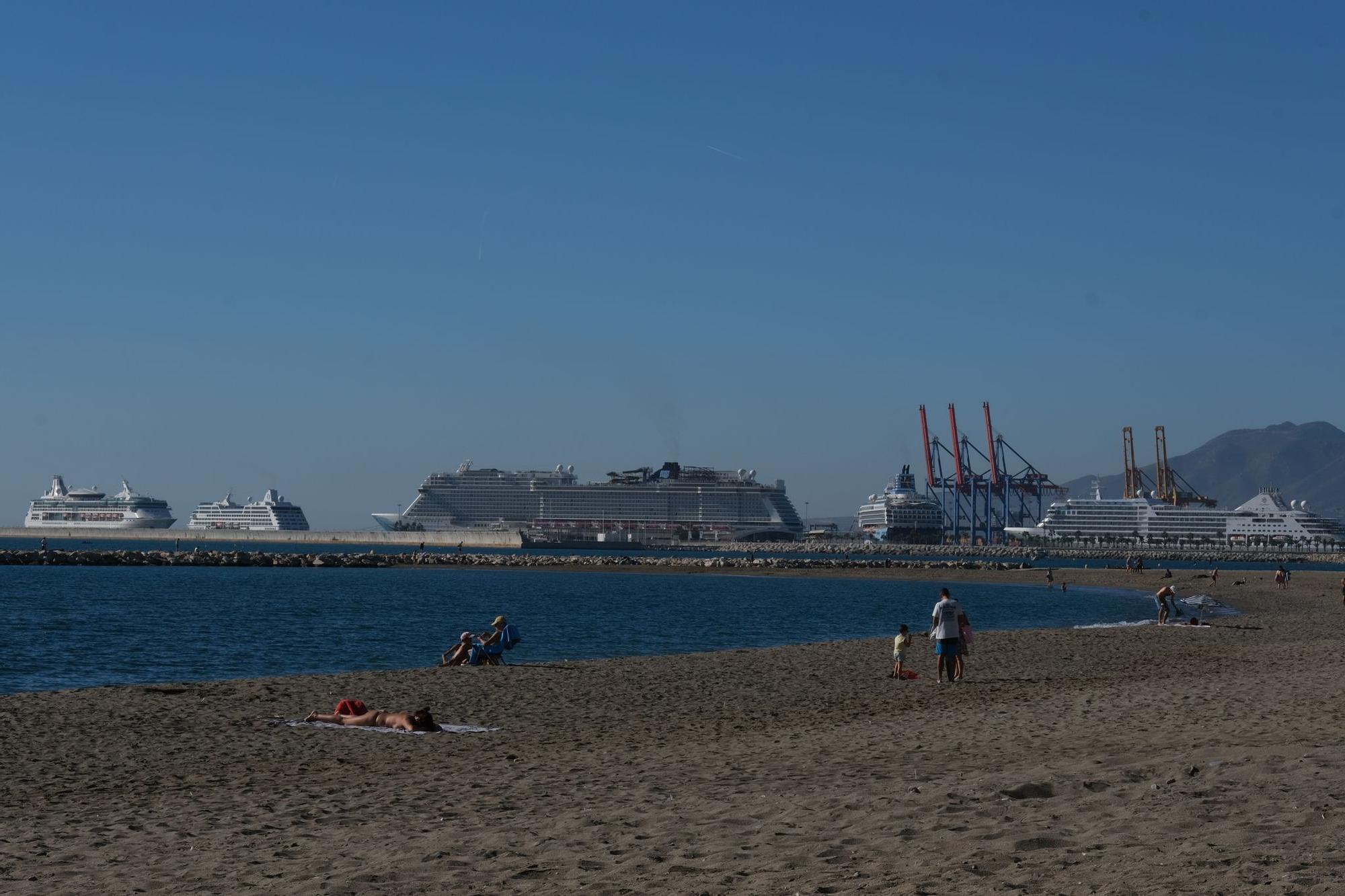 Varios cruceros coinciden atracados en el puerto de Málaga