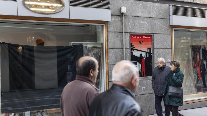 Pull &amp; Bear, último comercio en cerrar, deja vacío un local en Santa Clara, en pleno centro de Zamora.