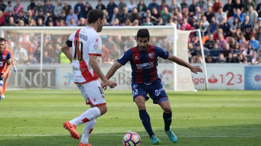 El Huesca se impone al Rayo y se sitúa en la quinta posición