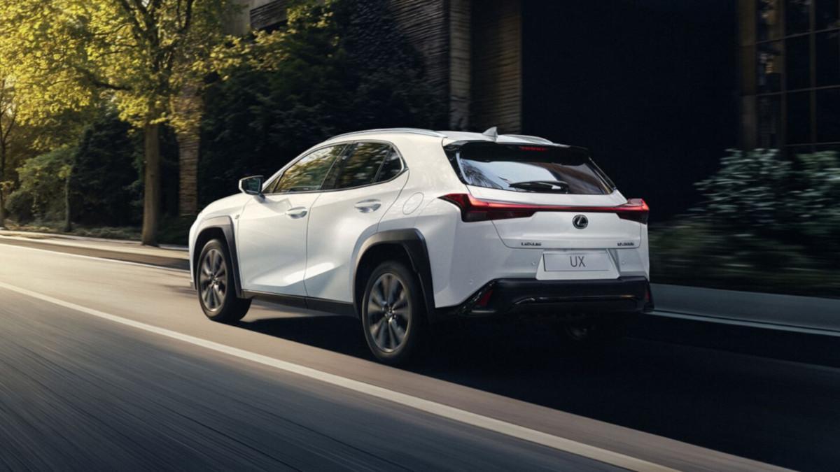 Lexus UX 2026