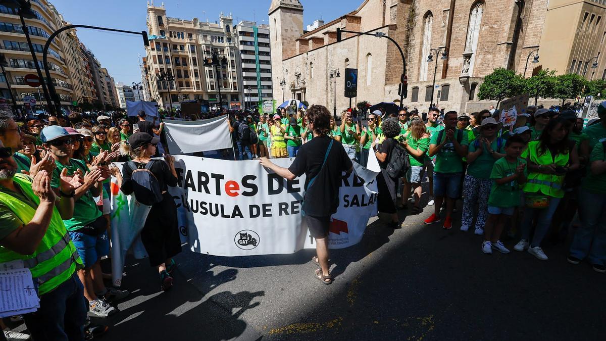 Manifestación de docentes en València hoy, 4 de junio.