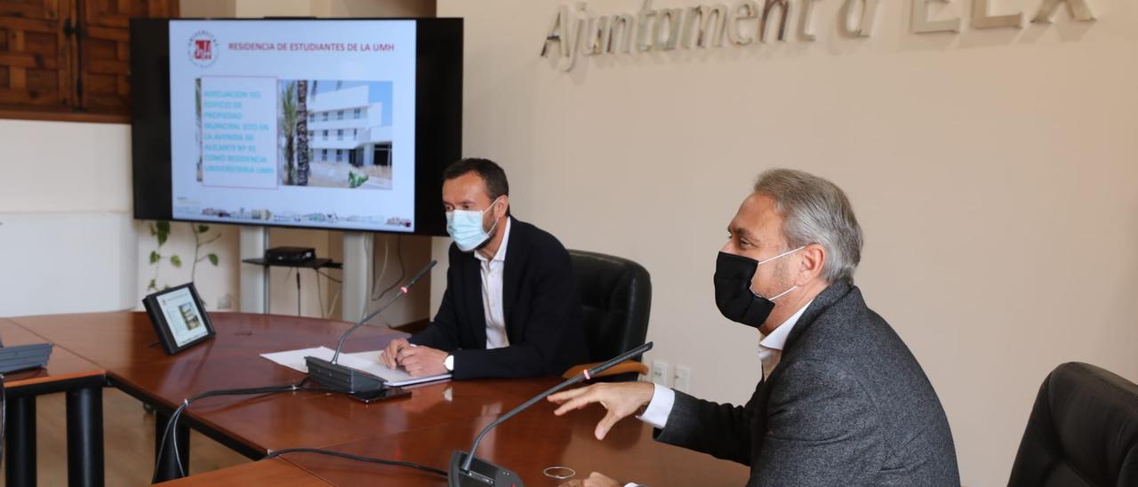 Presentación del proyecto en el Ayuntamiento de Elche.